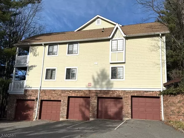 Morris Plains Boro, NJ 07950,23 E Foxwood Dr #E