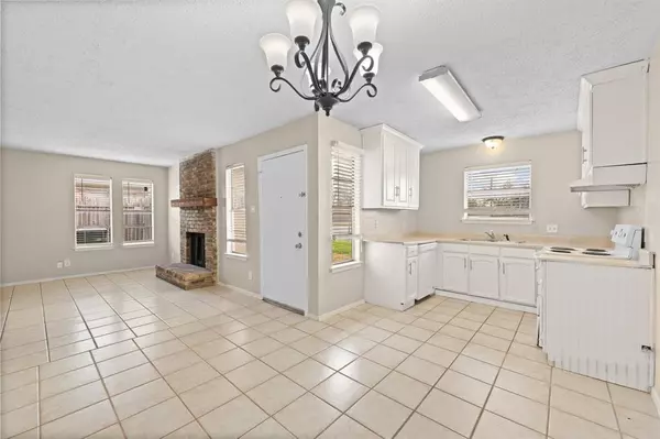 Arlington, TX 76011,708 N Cooper Street