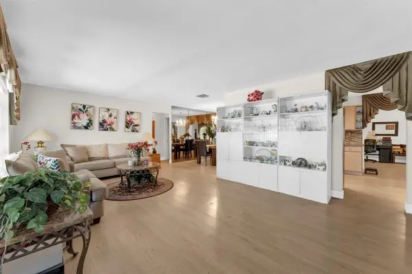 Tamarac, FL 33319,4920 NW 55th St