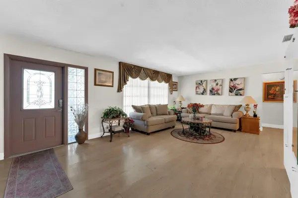 Tamarac, FL 33319,4920 NW 55th St