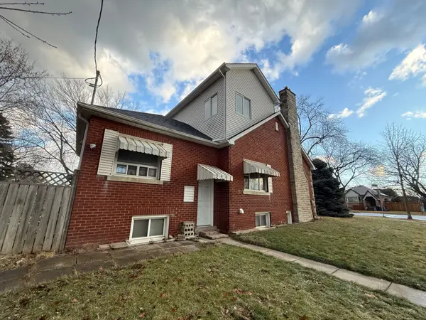 44 Ash CRES #Lower Level, Toronto W06, ON M8W 1E3