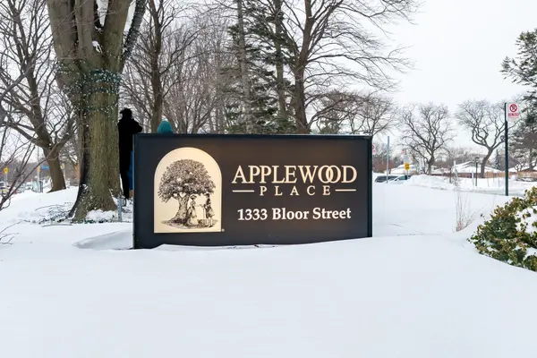 Mississauga, ON L4Y 3T6,1333 Bloor ST #2201