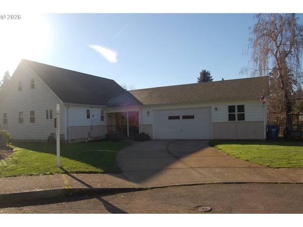 704 CLIFF CT, Silverton, OR 97381