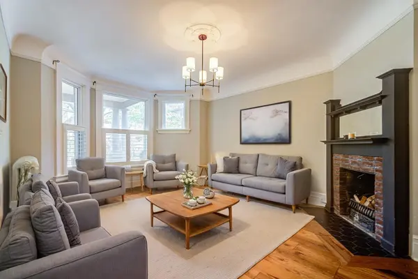 555 Markham ST, Toronto C01, ON M6G 2L6