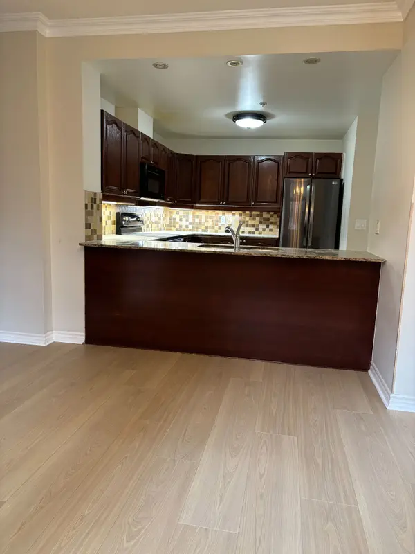 Mississauga, ON L5B 4N1,350 Princess Royal DR #202