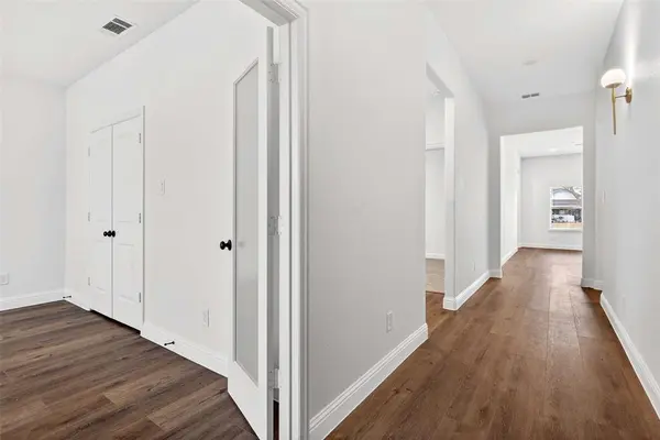 Dallas, TX 75216,1404 Strickland Street