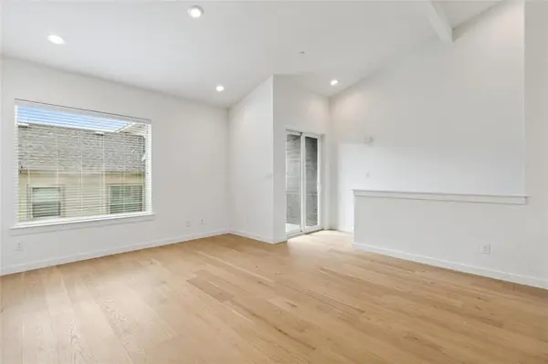 Dallas, TX 75214,6144 Oram Street #4