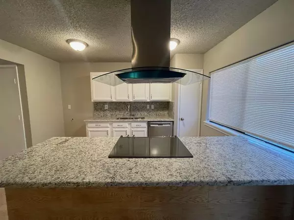 Arlington, TX 76016,6521 BLACKBERRY Drive