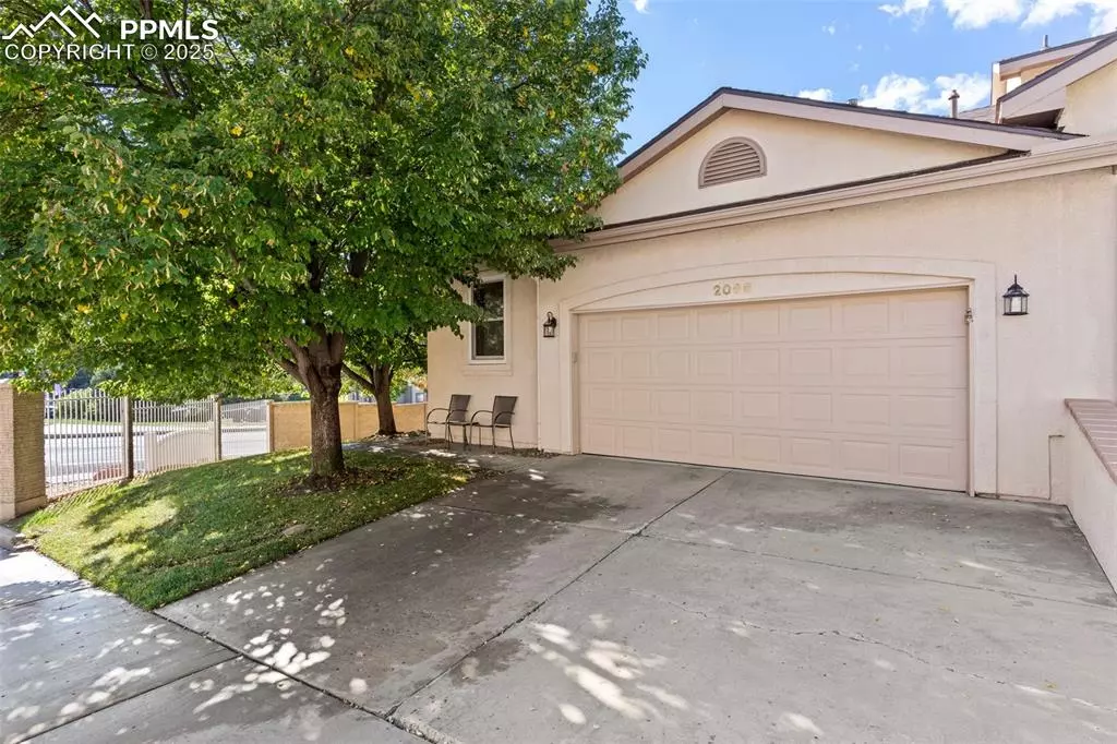 Colorado Springs, CO 80920,2066 Summerset DR