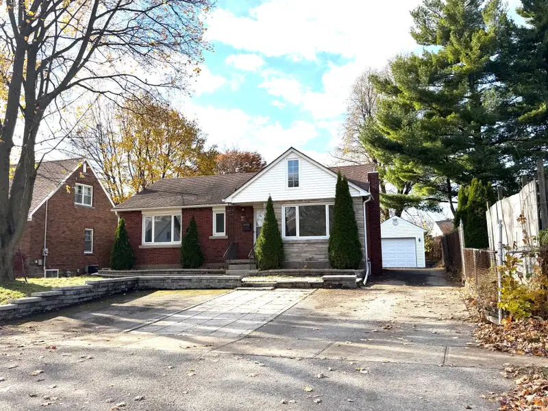 6481 ERWIN CRES, Niagara Falls, ON L2G 4Z9