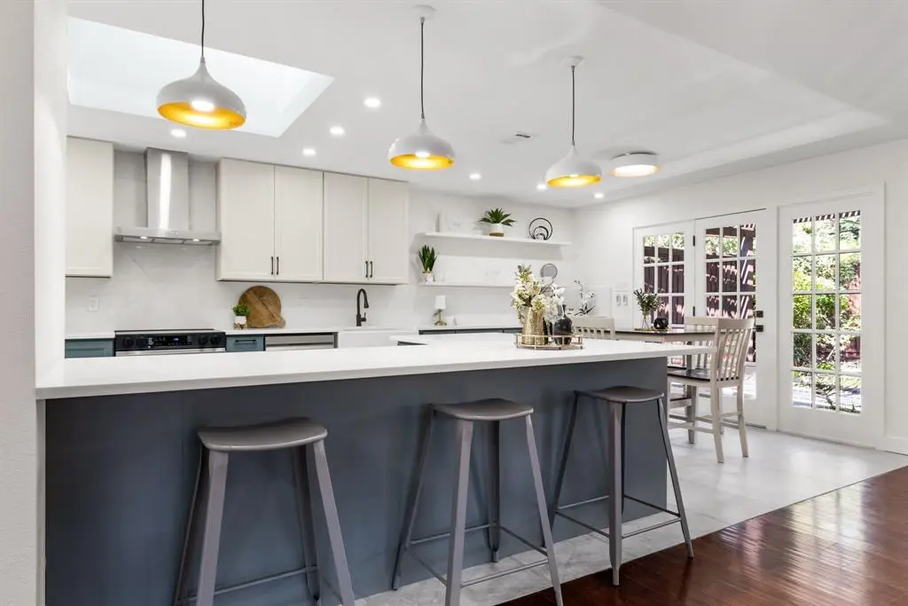 Dallas, TX 75248,6005 Daven Oaks Drive