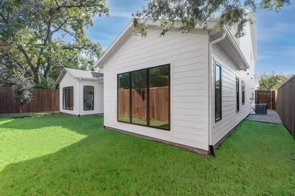 Dallas, TX 75218,554 Kirkwood Drive