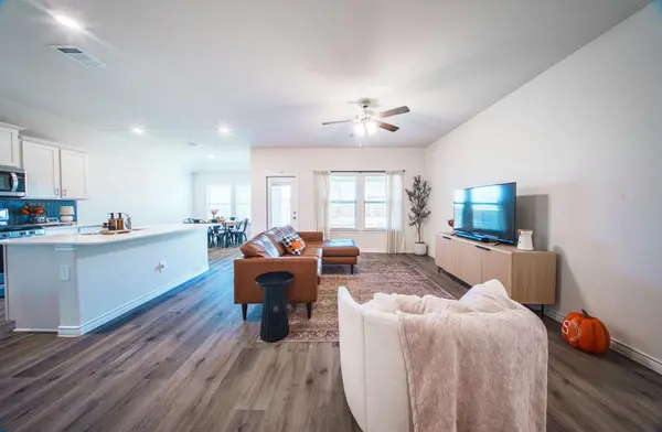 Aubrey, TX 76227,9913 Autumn Leaves Lane