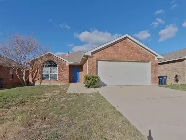 10712 Braemoor Drive, Fort Worth, TX 76052