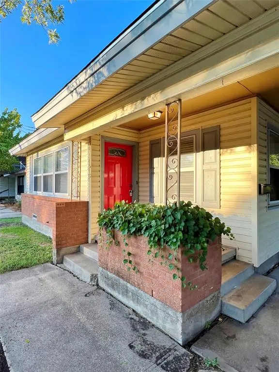 Ennis, TX 75119,1319 N Clay Street