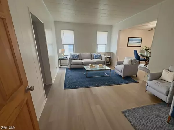 Newark City, NJ 07112,93 Schley St #2