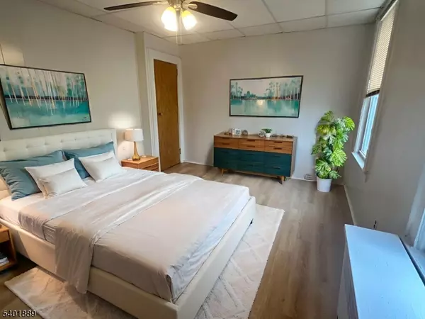 Newark City, NJ 07112,93 Schley St #2