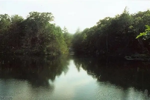 Byram Twp., NJ 07821,8 Cub Lake Rd