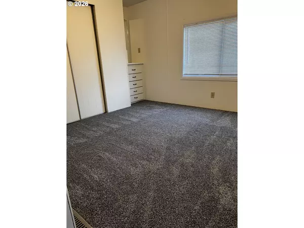 Eugene, OR 97402,1400 CANDLELIGHT DR #162