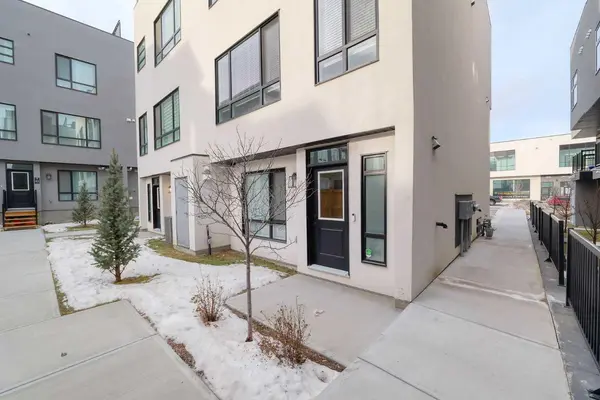 Calgary, AB T3R 2E7,365 Sage Hill Rise NW