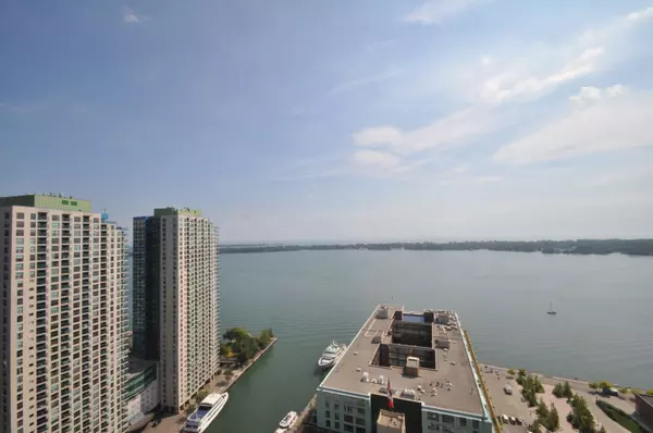 Toronto C01, ON M5J 2Y5,208 Queens Quay W #3303