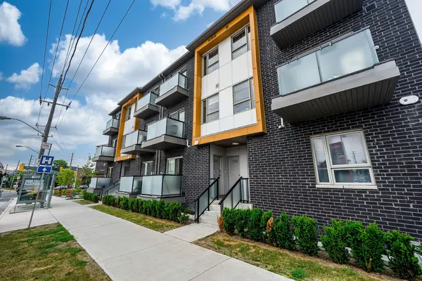 Toronto E08, ON M1J 0B2,1085 Danforth RD #206