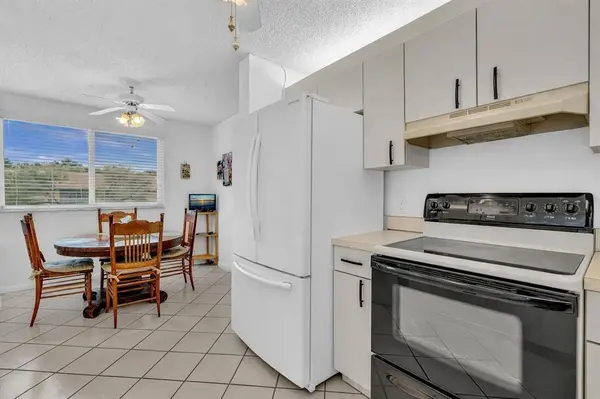 Fort Lauderdale, FL 33321,7438 N Devon Dr #212