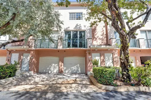 Fort Lauderdale, FL 33316,2107 SE 10th Ave #806