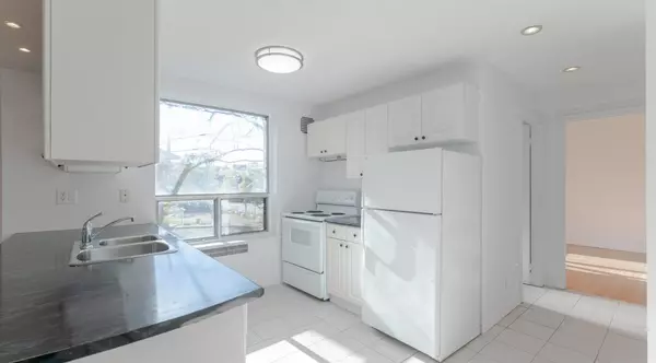 Toronto C03, ON M5P 2K5,869 Avenue RD #6