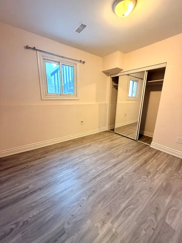 Brampton, ON L6V 3P4,54 Buckland WAY #lower