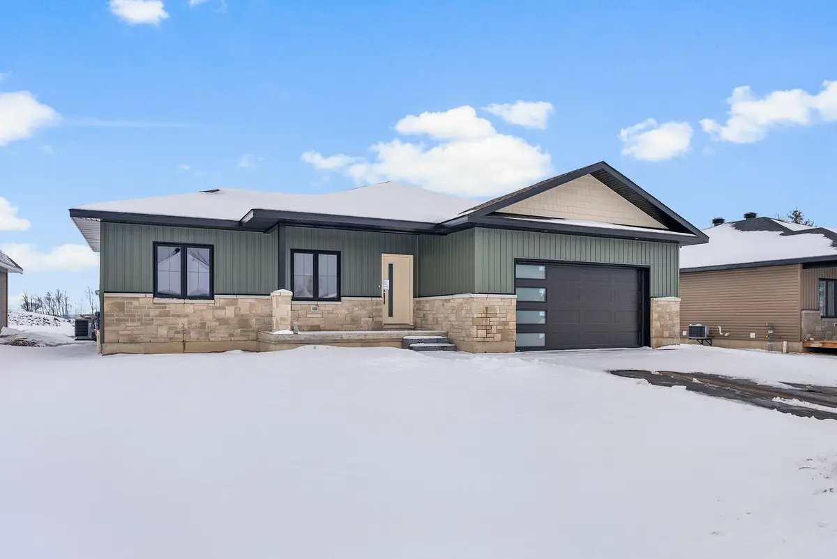 Whitewater Region, ON K0J 1K0,22 Bamagillia ST