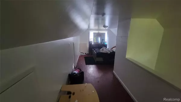 Detroit, MI 48219,20931 Pickford ST