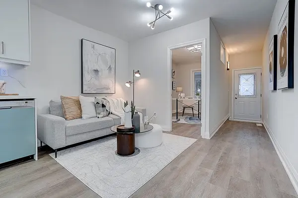 Toronto C01, ON M6G 3A4,55 Jersey AVE