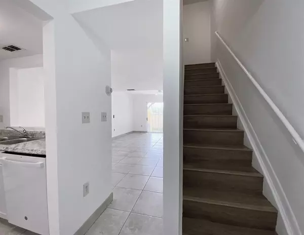 Sunrise, FL 33351,4032 NW 90th Ave #4032