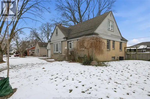 Windsor, ON N8T 1S8,2569 Norman RD