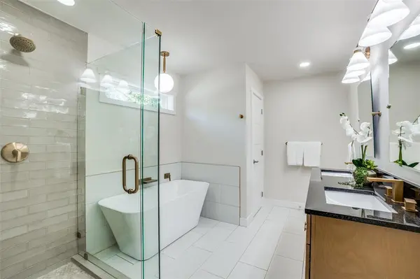 Dallas, TX 75218,237 Easton Road