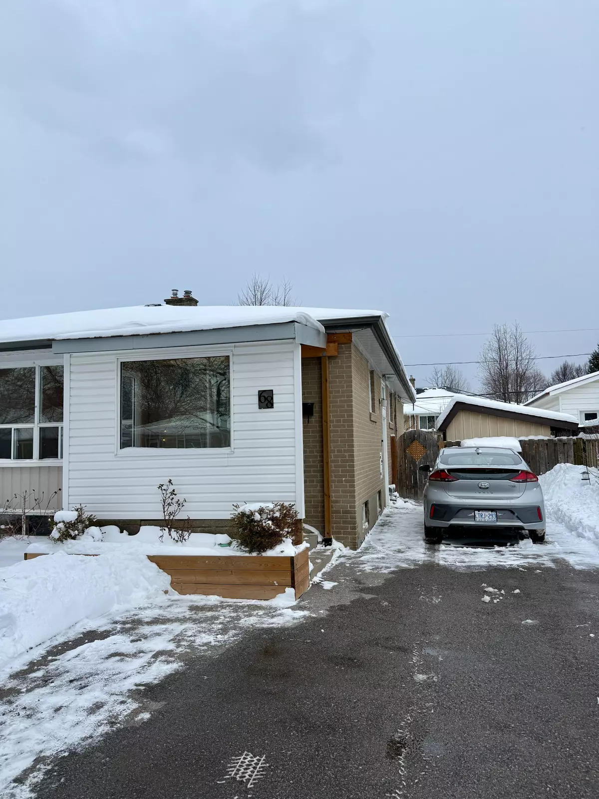 Ajax, ON L1S 2S5,68 Tulloch DR #Main