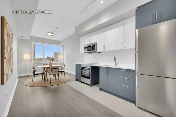 Toronto C01, ON M5S 2H7,664 Spadina AVE #608