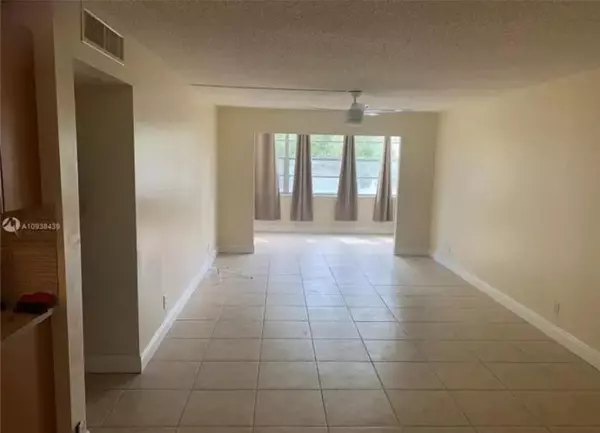 Plantation, FL 33317,6600 Cypress Rd #304