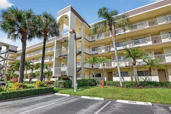 Lake Worth, FL 33467,4735 Lucerne Lakes Blvd #306