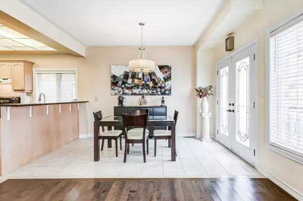 Vaughan, ON L6A 3X2,26 La Maria LN