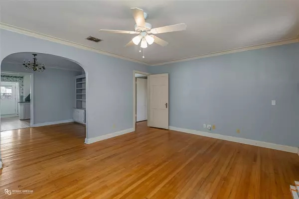 Shreveport, LA 71105,3529 Greenway Place