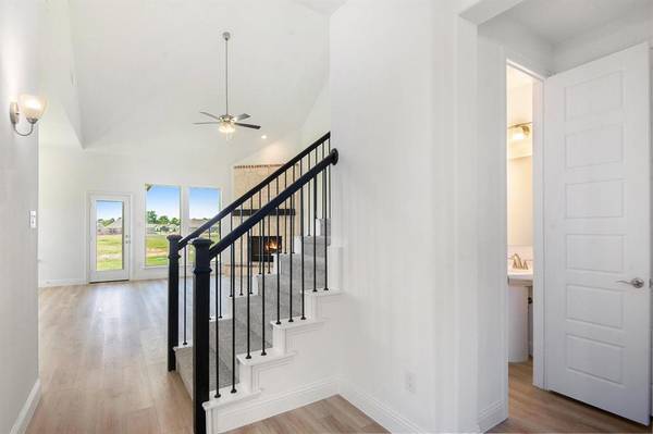 Sanger, TX 76266,6033 Mango