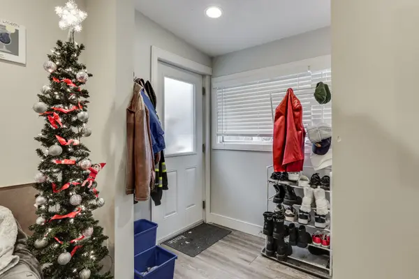 London North, ON N6G 1A9,17 McDonald AVE