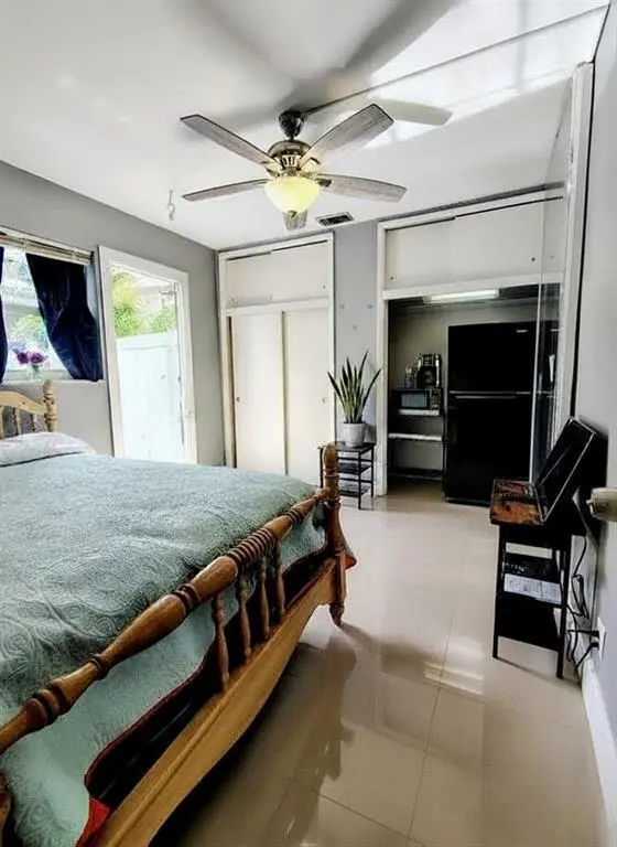 Hollywood, FL 33021,845 S Highland Dr #B