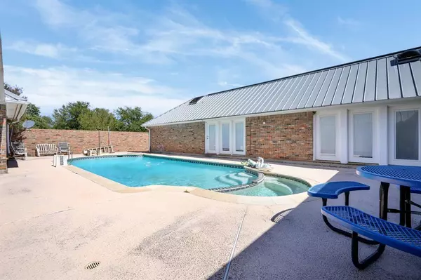 Mineral Wells, TX 76067,5485 S Highway 281