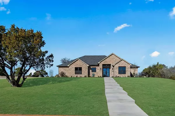 7164 Carnoustie Drive, Cleburne, TX 76033