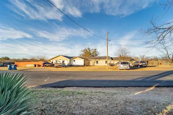 1318 W 2nd Street, Breckenridge, TX 76424