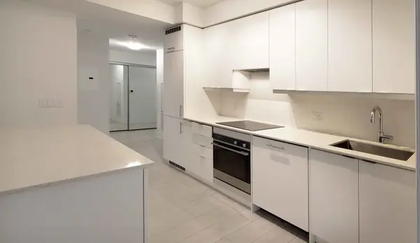 Mississauga, ON L5B 0N6,30 Elm DR W #2408