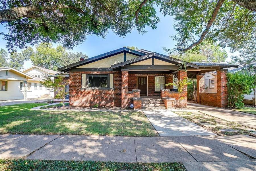 2312 Mistletoe Avenue, Fort Worth, TX 76110